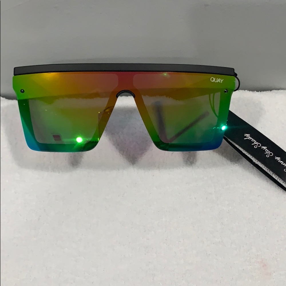 Quay Oversized Sunglasses NWT
